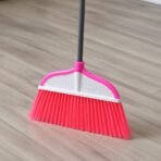 Ergonomic Broom –  CV Design - Image 4