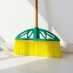 Ergonomic Broom –  Crown Design